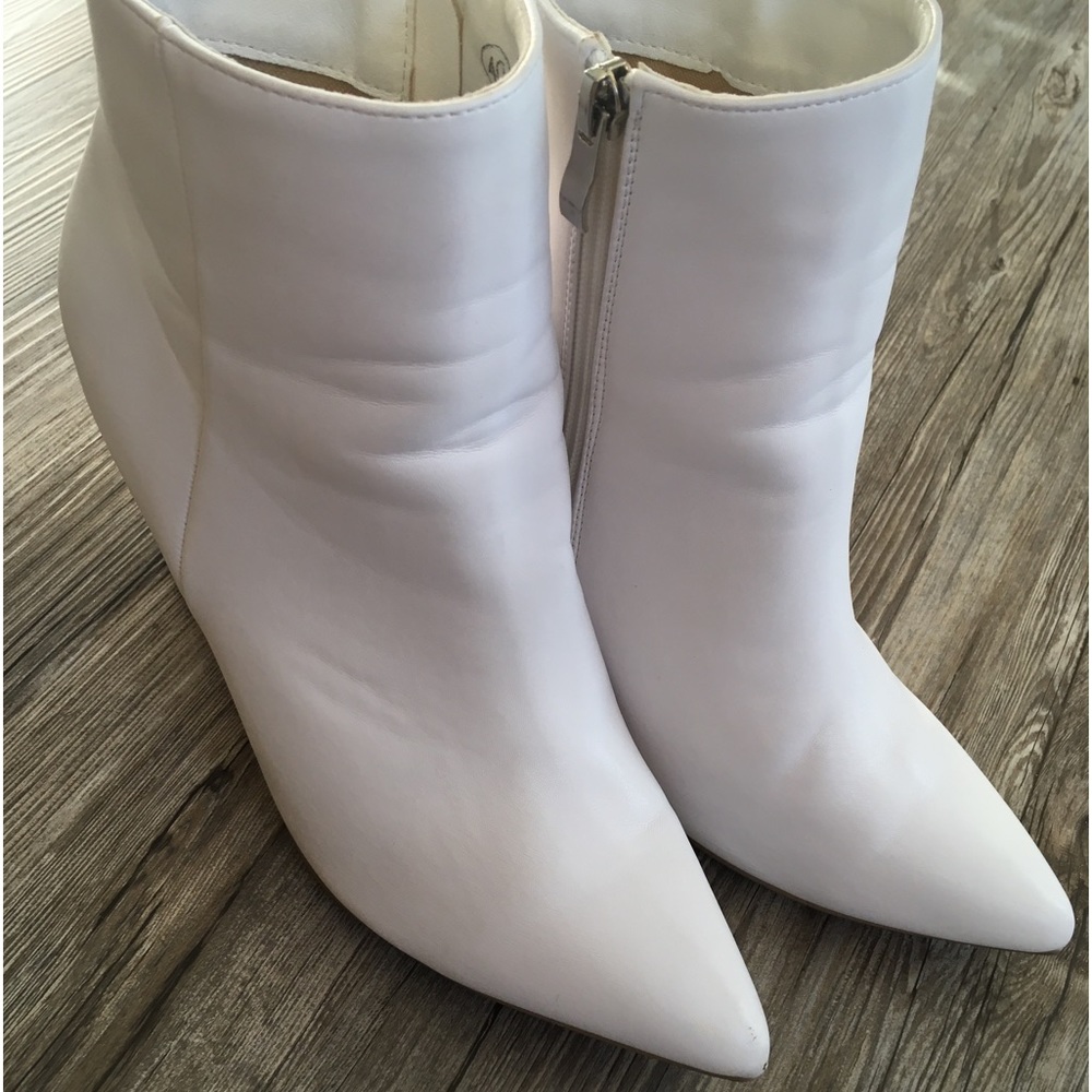 SHE & IN white boots size Eur 40